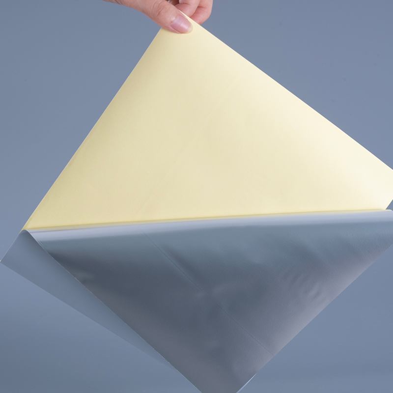 50 Mikrometer große glänzende weiße Polyester-PET-Folie, selbstklebendes Etikett mit lösungsmittelhaltigem Acrylklebstoff, Jumbo-Rolle für den Digitaldruck