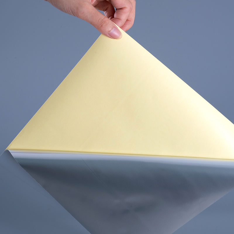 50 Mikrometer große glänzende weiße Polyester-PET-Folie, selbstklebendes Etikett mit lösungsmittelhaltigem Acrylklebstoff, Jumbo-Rolle für den Digitaldruck