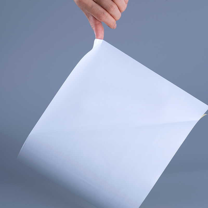 25 Mikrometer glänzende PET-Vinylfolien-Etikettenmaterialien mit Acrylklebstoff, Jumbo-Rolle für den Tintenstrahldruck