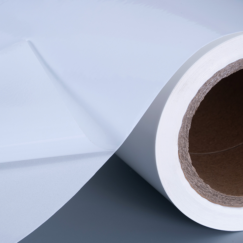 25 Mikrometer glänzende PET-Vinylfolien-Etikettenmaterialien mit Acrylklebstoff, Jumbo-Rolle für den Tintenstrahldruck