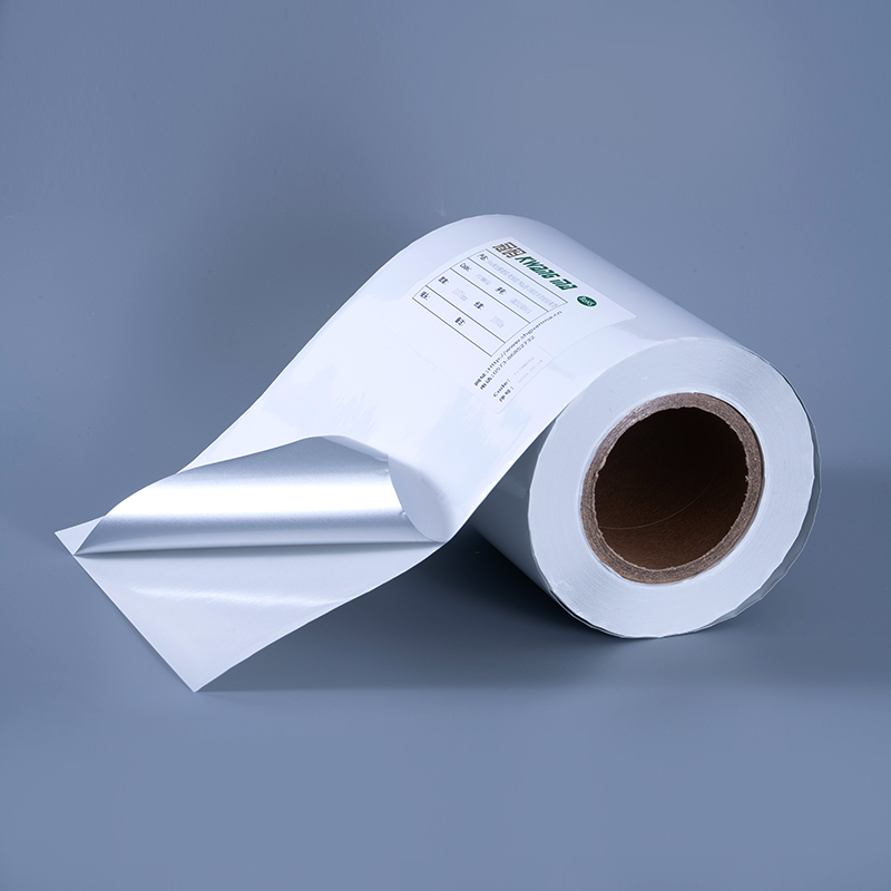 25 Mikrometer glänzendes, weißes, aluminisiertes Polyesterfolien-Selbstklebeetikett mit wasserbasiertem Acrylklebstoff für den Tintenstrahldruck